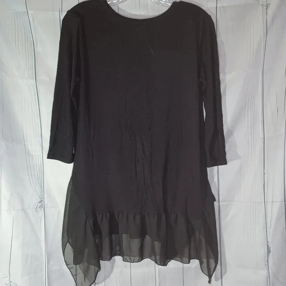 Pebble and Stone 3/4 Sleeve shirt with sheer bottom - Picture 6 of 9